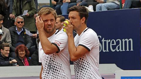 Flüsterpost: Kevin Krawietz und Andreas Mies (r.).