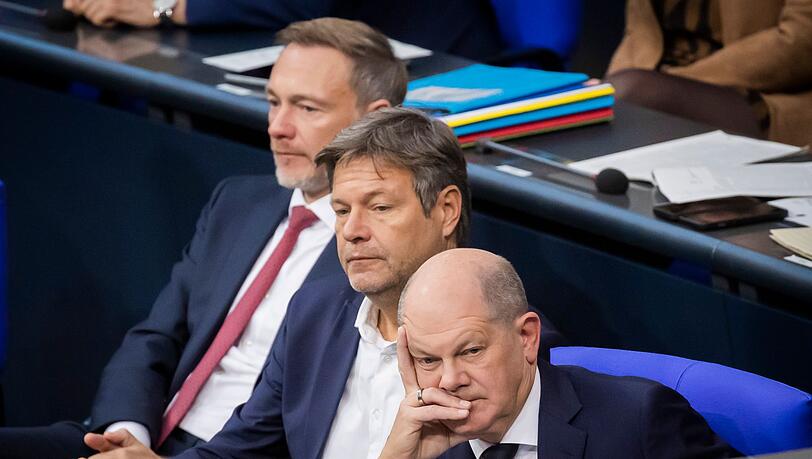 Der Etat werde nicht in der kommenden Sitzungswoche im Bundestag zur Abstimmung gestellt, teilten Vertreter der Ampel mit.