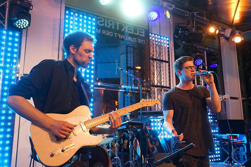 Max Stillers Musik klang durch die BMW-Lounge am Lenbachplatz.