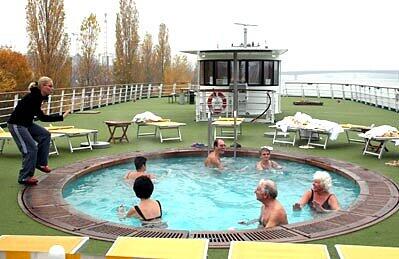 Aquagymnastik auf dem Kreuzfahrtschiff