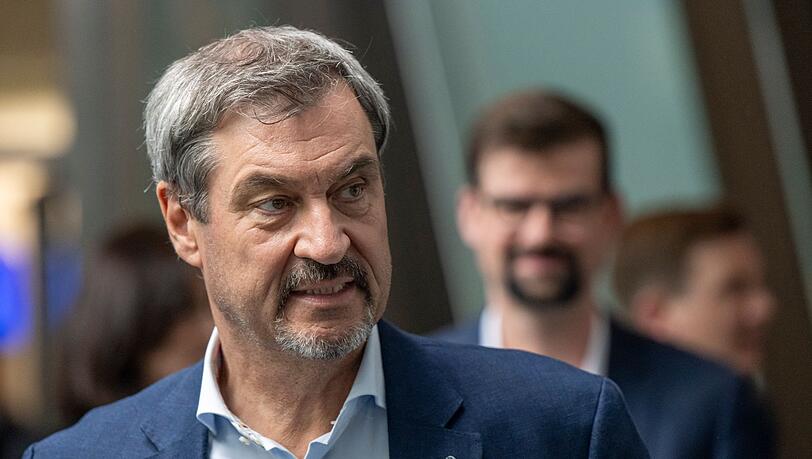 Die CSU hat eine klare Position zur Frage Wehrpflicht Ja oder Nein.