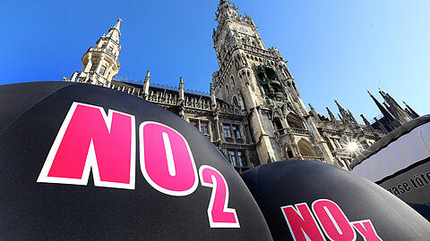 Die Stickoxid-Belastung in München ist ein bohrendes Thema &ndash; wie nicht nur diese Demo der Deutschen Umwelthilfe im Februar beweist.