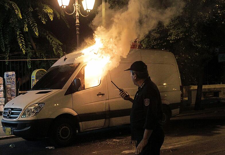 Am Mittwochabend kam es vor dem Parlament in Athen zu Ausschreitungen.