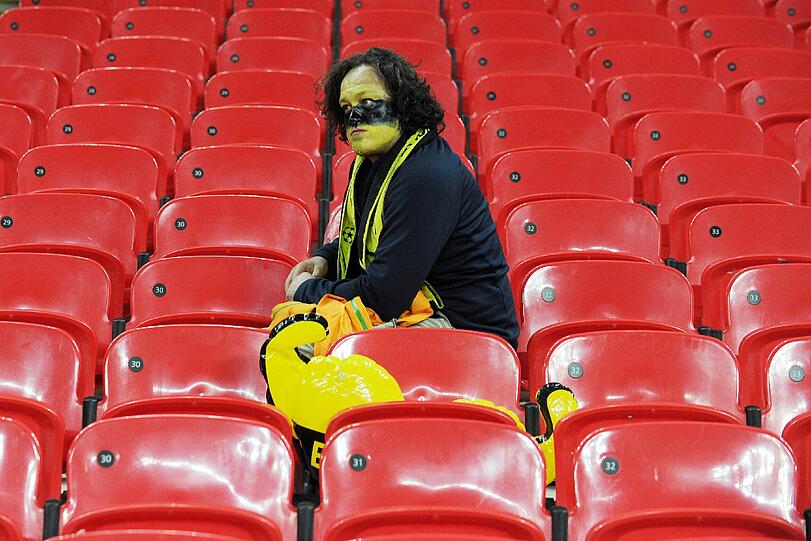 Fassungslosigkeit im Wembley Stadion nach dem Last-Minute Treffer.