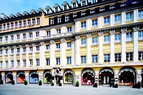 Hier gibt es die feinen Sachen: das Stammhaus der Traditionsfirma Dallmayr in der Dienerstraße.