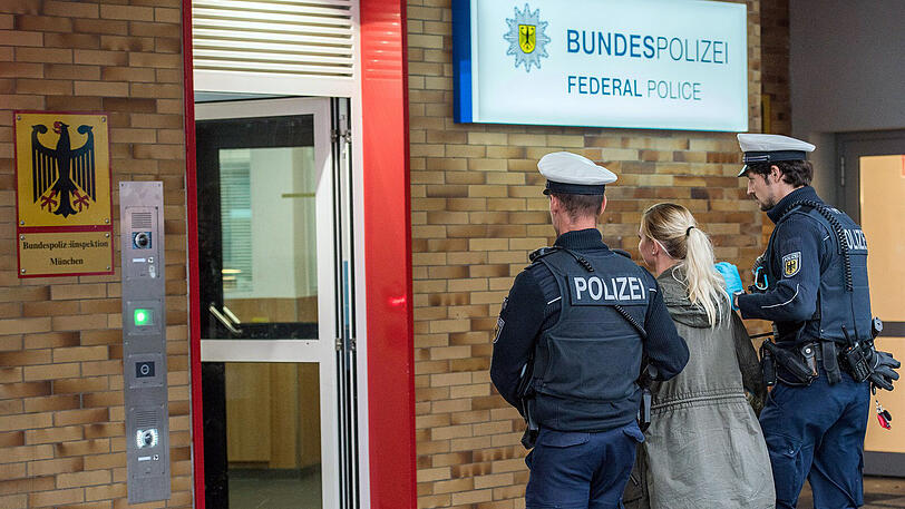 Endstation Bahnhofswache: Die Bundespolizei musste einen Fußballstreit unter Frauen schlichten. (Symbolfoto)