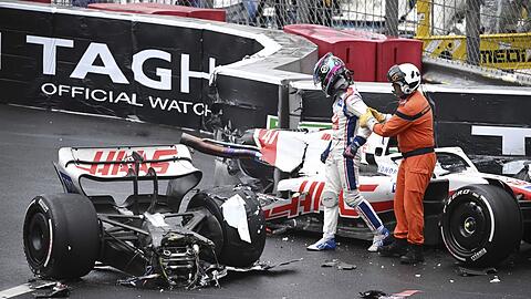 Totalschaden Nummer zwei: In Monaco crashte Mick Schumacher heftig in die Leitplanke, das Heck brach weg.