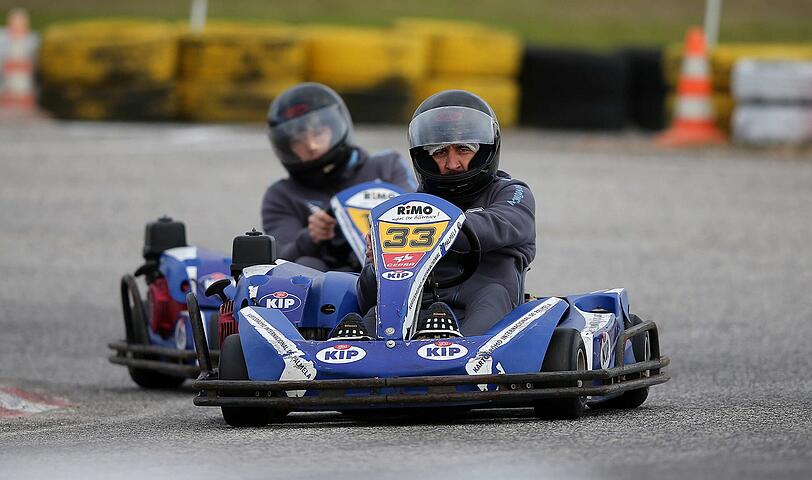 Go-Kart-Gaudi bei 1860: In einem Qualifying traten die Löwen gemäß ihrer Zimmerbesetzung in Zweierteams gegeinander an. Die Bilder.