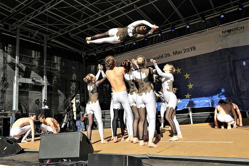 Akrobatik auf hohem Niveau präsentierte die Gruppe Movimento bei ihrer Show.