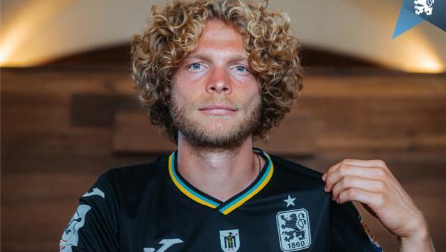 Jesper Verlaat hat sich das diesjährige Wiesn-Trikot bereits übergestreift.