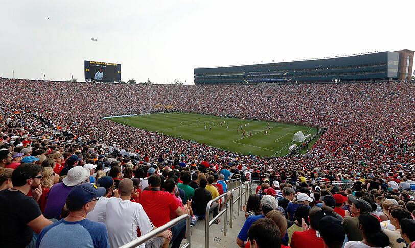 Mit mehr als 109.000 Besuchern sorgten Manchester United und Real Madrid für einen neuen US-Zuschauerrekord beim Fußball.