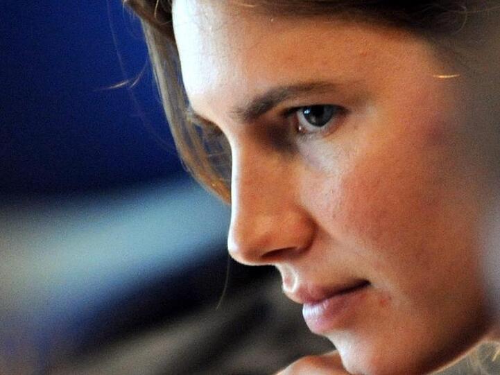 Amanda Knox bekommt eine Entschädigung von mehr als 18.000 Euro, weil italienische Behörden ihre Menschenrechte verletzt hatten.