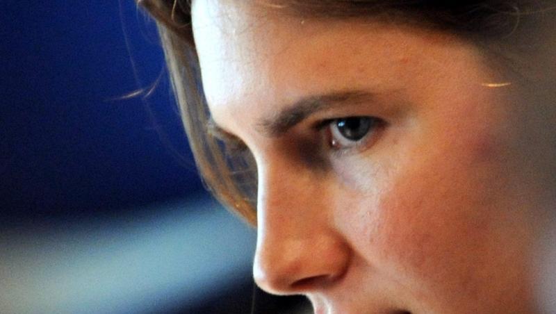Amanda Knox bekommt eine Entschädigung von mehr als 18.000 Euro, weil italienische Behörden ihre Menschenrechte verletzt hatten. Amanda Knox bekommt eine Entschädigung von mehr als 18.000 Euro, weil italienische Behörden ihre Menschenrechte verletzt hatten.