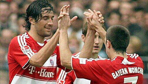 Luca Toni und Franck Ribery schossen die Tore der Bayern in Rostock. Luca Toni und Franck Ribery schossen die Tore der Bayern in Rostock.
