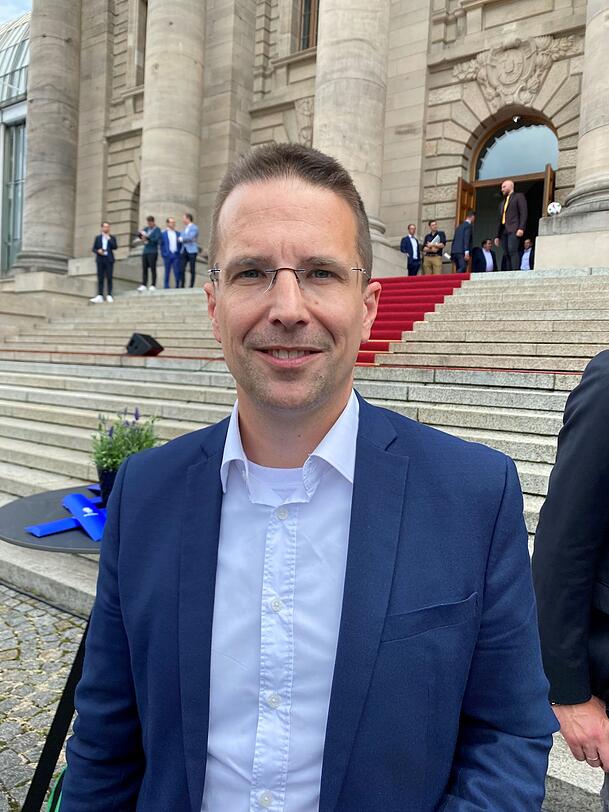 Für BFV-Präsident Kern spricht über den Umgang des Verbands mit Gewalt auf dem Sportplatz. (Archivbild) Für BFV-Präsident Kern spricht über den Umgang des Verbands mit Gewalt auf dem Sportplatz. (Archivbild)