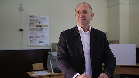 Bulgariens Ex-Pr&auml;sident Radew steht mit seinem B&uuml;ndnis vor einem deutlichen Sieg.