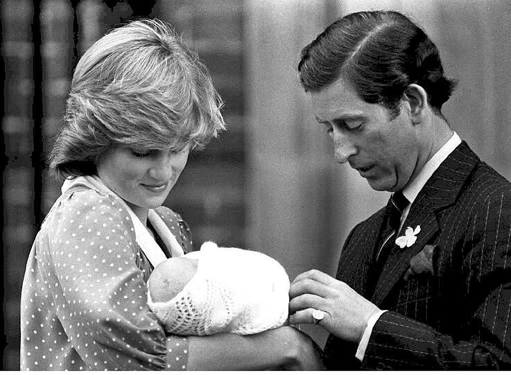 Rückblick: Nur elf Monate nach der Hochzeit von Prinz Charles und Diana kam im Sommer 1982 Prinz William zur Welt.