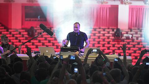DJ Paul van Dyk schaffte klassenübergreifende Tanz-Trance, aber ließ Verdi links liegen.