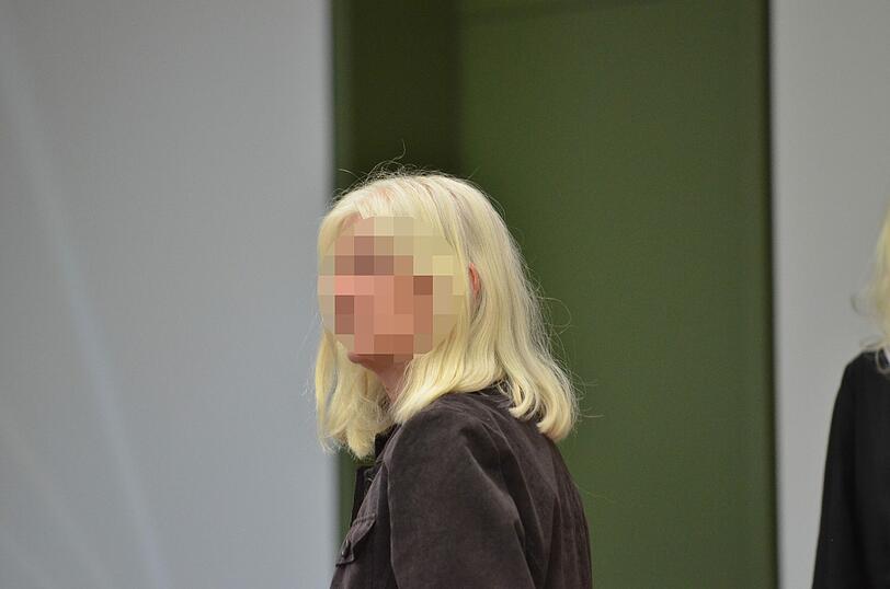 Die Angeklagte Brigitte H. vor dem Münchner Landgericht.