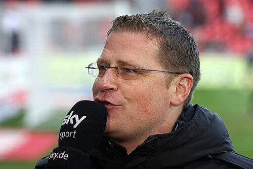 Max Eberl, Sportdirektor Borussia Mönchengladbach: &bdquo;Ich hätte es
gut gefunden, wenn die Sache durchgegangen wäre und auch gedacht,
dass es dazu kommt. Jetzt müssen wir leider damit leben.&ldquo;