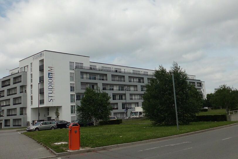 "Fast unbemerkt von der übrigen Münchner Bevölkerung mausert sich ein kleines Stadtgebiet in Schwabing-West."