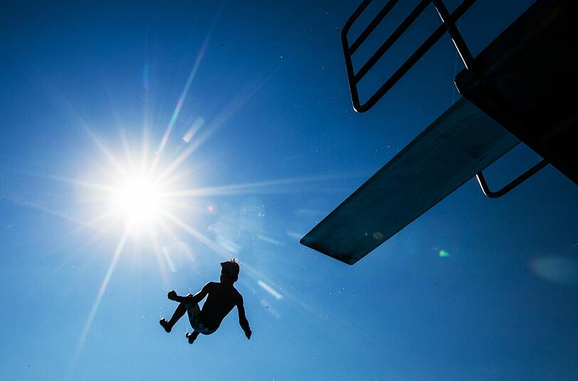 Der Sonnenschein und die warme Temperaturen bleiben Deutschland noch einige Tage erhalten. Höchsttemperaturen von erneut bis zu 32 Grad sollen keine Seltenheit sein. Foto: Christoph Schmidt