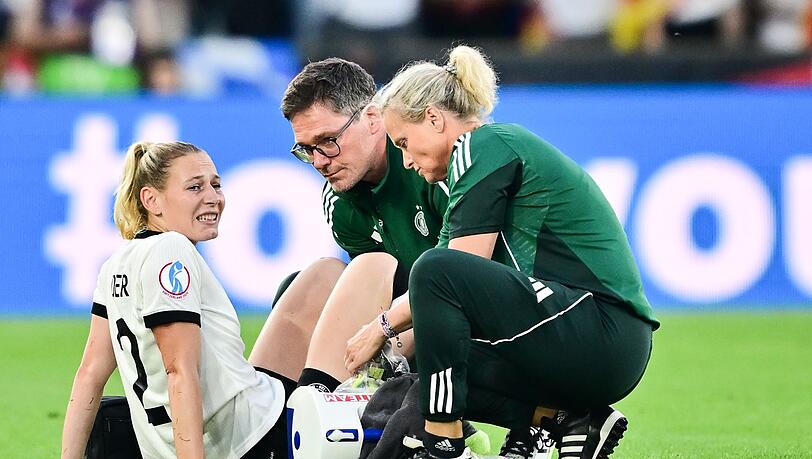 Noch nicht komplett fit: Wolfsburgs Sarai Linder, die im EM-Viertelfinale gegen Frankreich verletzt ausgewechselt worden war.