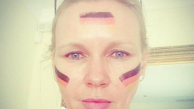 Veronica Ferres (Schauspielerin): «Deutschland gewinnt auf jeden Fall, meine Schätzung ist 3:2, die Tore durch Hummels, Klose und Khedira.» Veronica Ferres (Schauspielerin): «Deutschland gewinnt auf jeden Fall, meine Schätzung ist 3:2, die Tore durch Hummels, Klose und Khedira.»