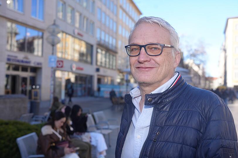 Der mögliche Verlust der Baumkronen sei ein Alarmsignal, sagt München-Liste Stadtrat Dirk Höpner. Der mögliche Verlust der Baumkronen sei ein Alarmsignal, sagt München-Liste Stadtrat Dirk Höpner.