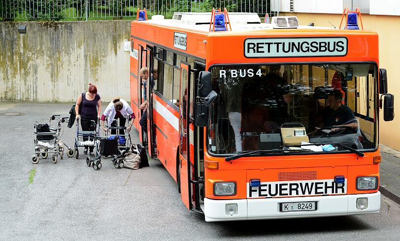 Sehen Sie hier weitere Bilder von der Bombenentschärfung in Köln.