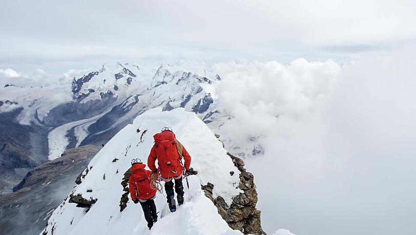 Zwei Bergsteiger aus Großbritannien sind am Matterhorn tödlich verunglückt. (Symbolbild) Zwei Bergsteiger aus Großbritannien sind am Matterhorn tödlich verunglückt. (Symbolbild)