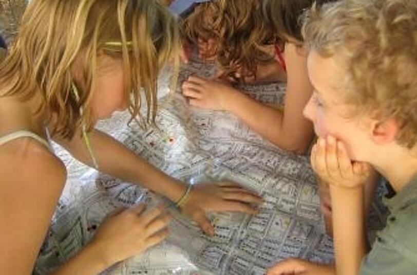 Bei der Entdeckertour dürfen Kinder ihr Viertel erforschen. Die Ergebnisse landen in einer Karte.