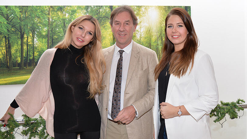 Ralph Piller mit Ehefrau Sabine (l.) und Sonnenhof-Geschäftsführerin Sina Djebali. Ralph Piller mit Ehefrau Sabine (l.) und Sonnenhof-Geschäftsführerin Sina Djebali.