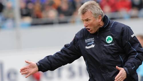 Zeigte nicht ansatzweise Verständnis für den pomadigen Auftritt seiner Kicker in Osanbrück: Kleeblatt-Trainer Benno Möhlmann. Zeigte nicht ansatzweise Verständnis für den pomadigen Auftritt seiner Kicker in Osanbrück: Kleeblatt-Trainer Benno Möhlmann.