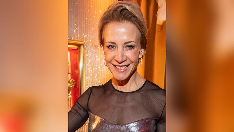 Schauspielerin Annika Ernst korrigiert einen alten Fehler. Schauspielerin Annika Ernst korrigiert einen alten Fehler.