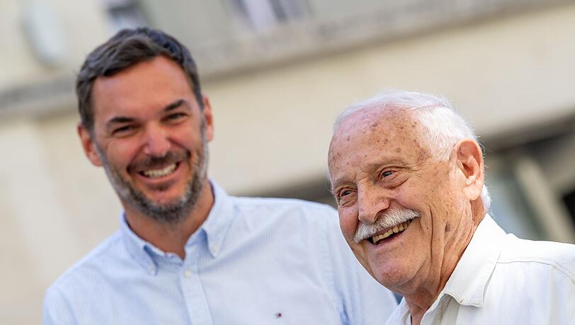 Sie haben gut lachen: Rentner Bruno Schmaus hat dem M&uuml;nchner Kommissariat eine Festnahme beschert.