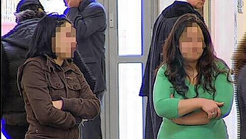 Opfer der Familienehre: Die beiden Schwestern Duygu und Ferdane waren gestern bei der Verhandlung im Gericht dabei. Opfer der Familienehre: Die beiden Schwestern Duygu und Ferdane waren gestern bei der Verhandlung im Gericht dabei.