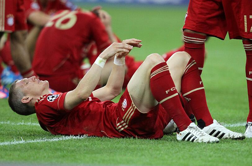 Chelsea-Keeper Cech hat den entscheidenden Elfmeter von Bastian Schweinsteiger gehalten. Der Schock sitzt tief.