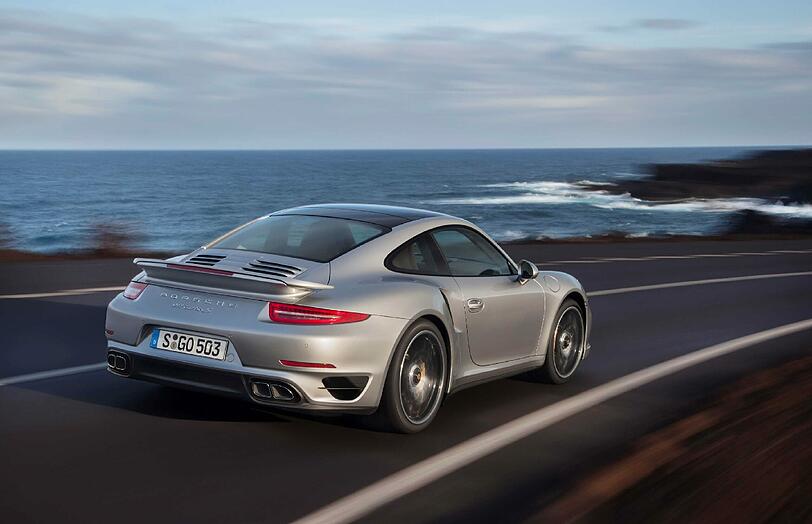 Das neue Maß aller Dinge in der 911er-Baureihe: Der Turbo mit 520 PS und deutlich verringertem Verbrauch ist ein Traumauto &ndash; zum Preis ab 162 055 Euro.