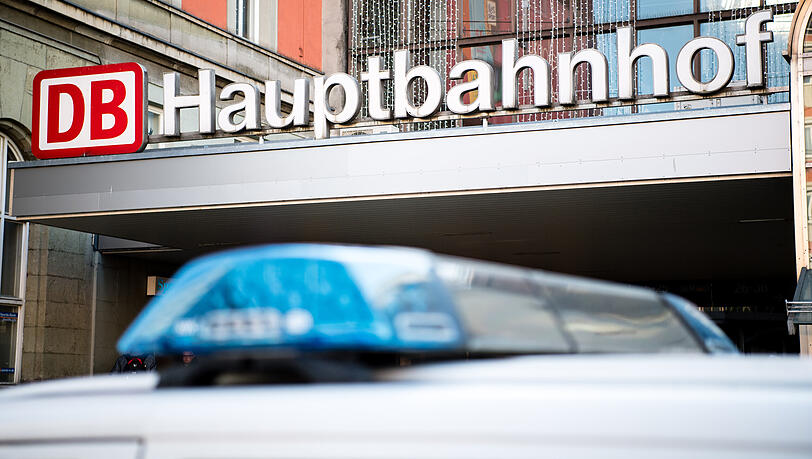 Der Mann ist am Münchner Hauptbahnhof in den Zug gestiegen. (Symbolbild)