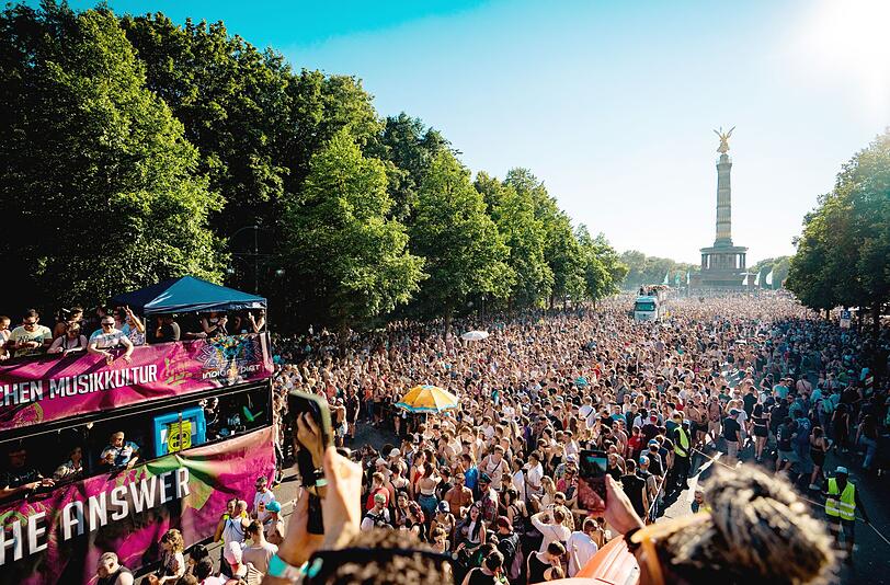 Einst war Techno eine Sub- und Popkultur, zu der Millionen Menschen gemeinsam feierten. Doch k&ouml;nnen ihre Musik und ihr Lifestyle heute noch mal wiederbelebt werden, in einer Zeit, die gepr&auml;gt ist von Konflikten, Ausgrenzung und dem Verschwinden gemeinsamer kultureller R&auml;ume?