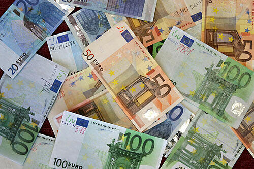 Einen Tresor, in dem vermutlich reichlich Bargeld war, haben Einbrecher in Bogenahusen geklaut.