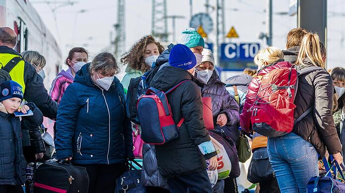 Ukrainische Flüchtlinge kommen in Cottbus (Brandenburg) an.