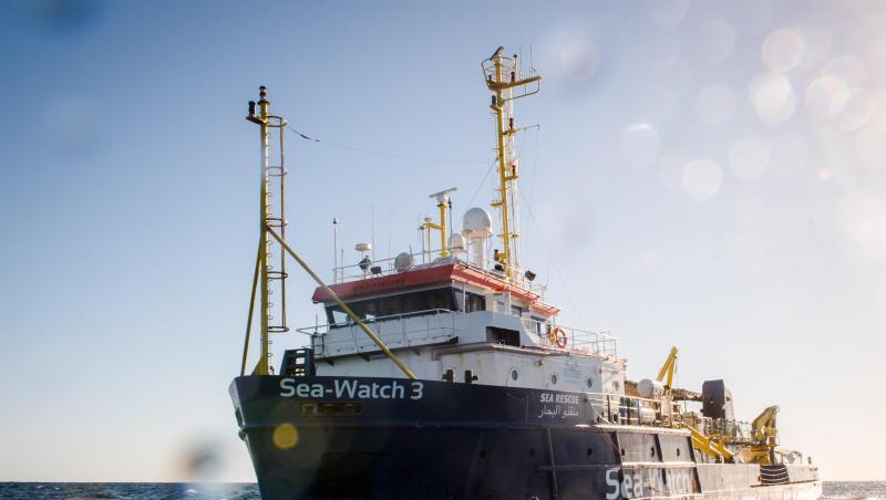 Die "Sea-Watch 3" liegt derzeit in Sizilien an der Kette, nachdem Kapitänin Carola Rackete es unerlaubt nach Italien gesteuert hatte. Foto. Chris Grodotzki / Jib Collective/Sea-Watch.org Die "Sea-Watch 3" liegt derzeit in Sizilien an der Kette, nachdem Kapitänin Carola Rackete es unerlaubt nach Italien gesteuert hatte. Foto. Chris Grodotzki / Jib Collective/Sea-Watch.org
