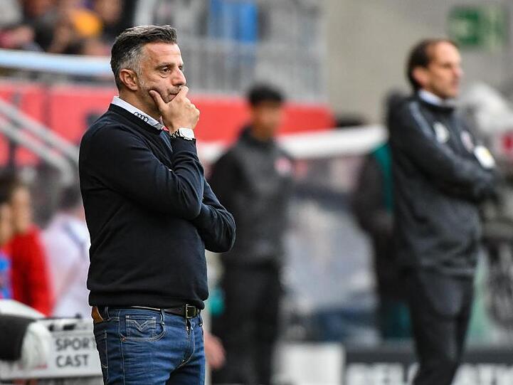 Trainer Tomas Oral (l) von Ingolstadt. Foto: Armin Weigel