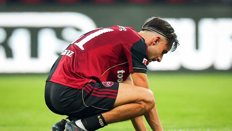 Riesenenttäuschung beim 1. FC Nürnberg nach der späten Niederlage.