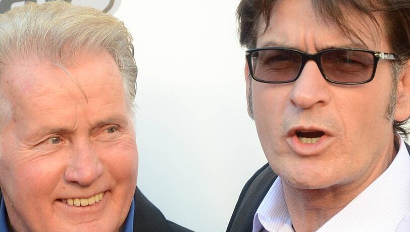 Charlie Sheen (r.) mit Vater Martin Sheen.