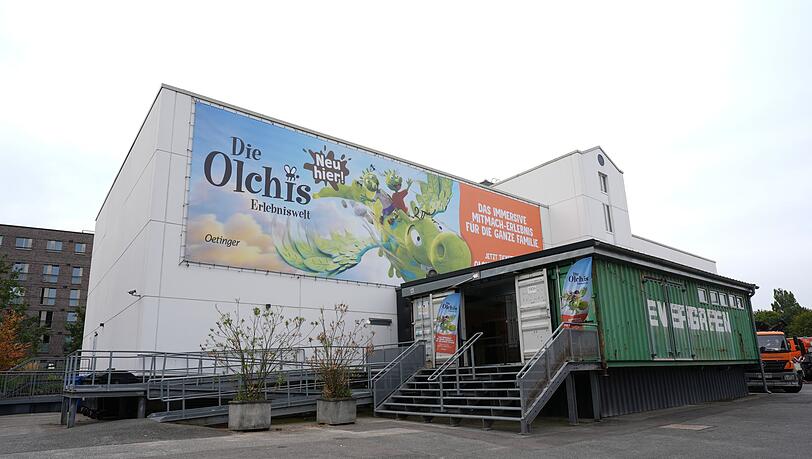 1000 Quadratmeter ist die Halle am S-Bahnhof Ottensen groß, auf 600 davon können Besucher in der Olchis-Welt aktiv werden. 1000 Quadratmeter ist die Halle am S-Bahnhof Ottensen groß, auf 600 davon können Besucher in der Olchis-Welt aktiv werden.