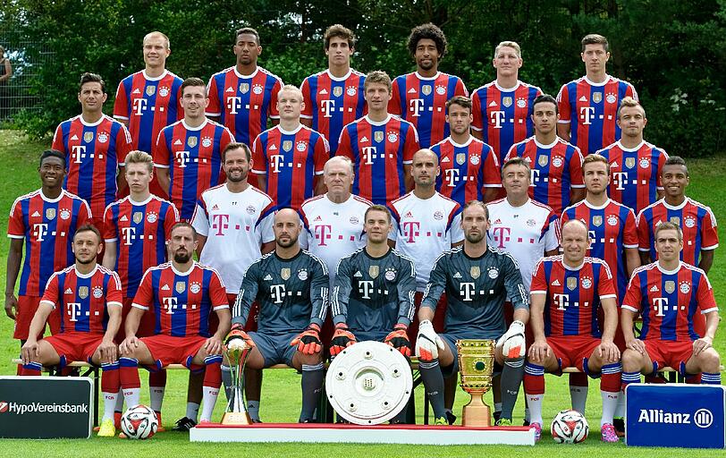 Da ist das Ding: So sieht das neue Mannschaftsfoto der Bayern aus.