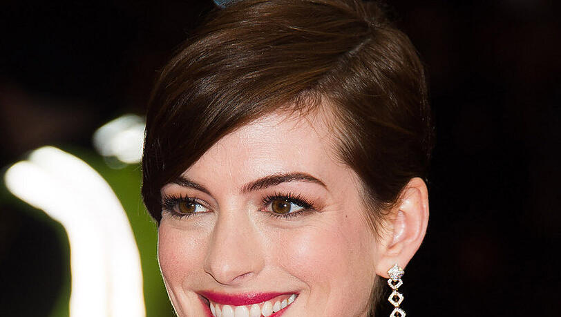 Anne Hathaway kann nach ihrer Hollywood-Pause wieder lachen Anne Hathaway kann nach ihrer Hollywood-Pause wieder lachen
